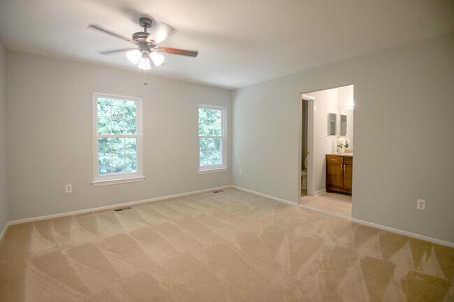 Building Photo - 7870 Newport Glen Pass