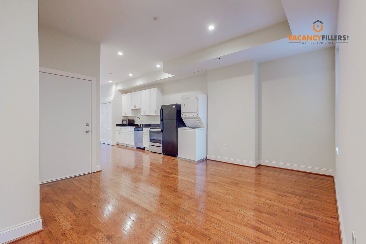 Foto principal - 2740 St Paul St