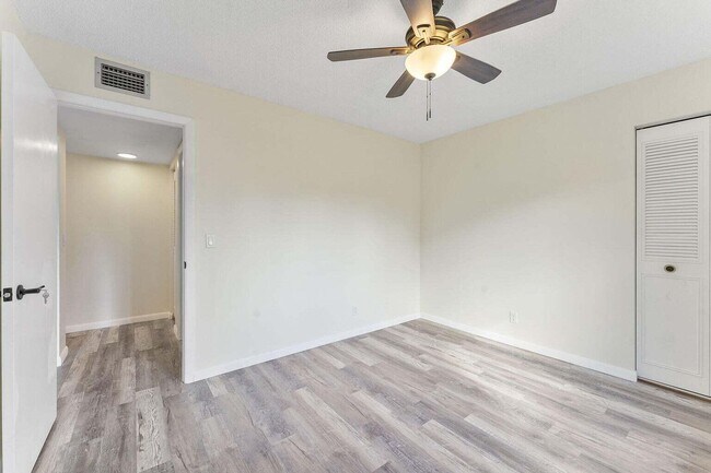 Foto del edificio - 4787 Sable Pine Cir