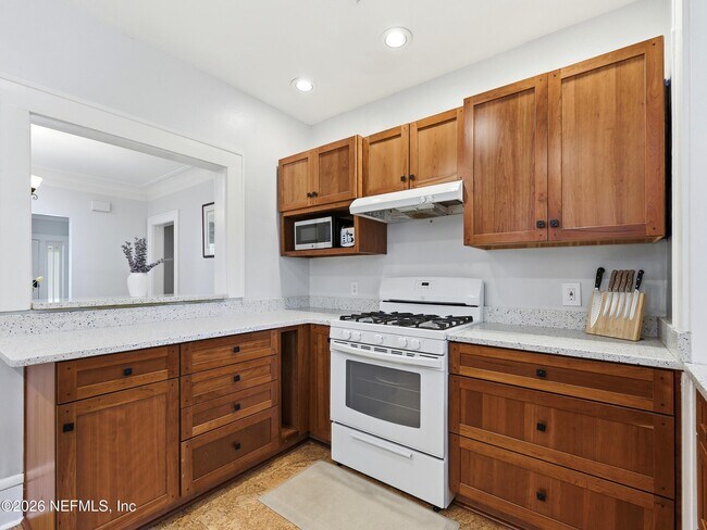 Foto del edificio - 1222 Ingleside Ave
