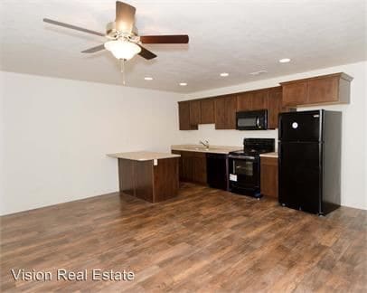 Primary Photo - 3 br, 2 bath Apartment - 190-198 N. 725 E