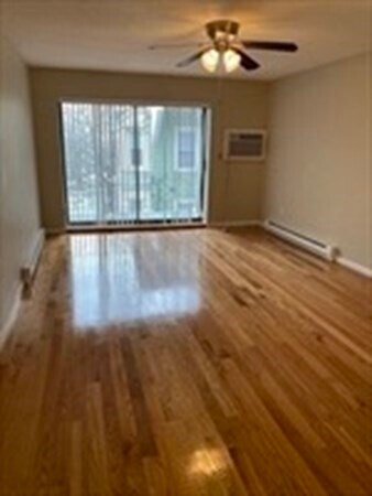 Primary Photo - 44 Maple St