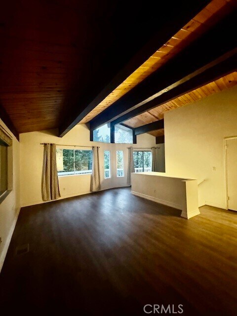 Foto del edificio - 24011 Lakeview Dr
