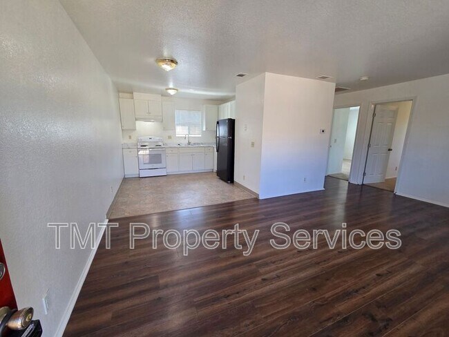 Building Photo - 228 McFarland St