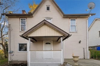 Building Photo - 305 American Ave