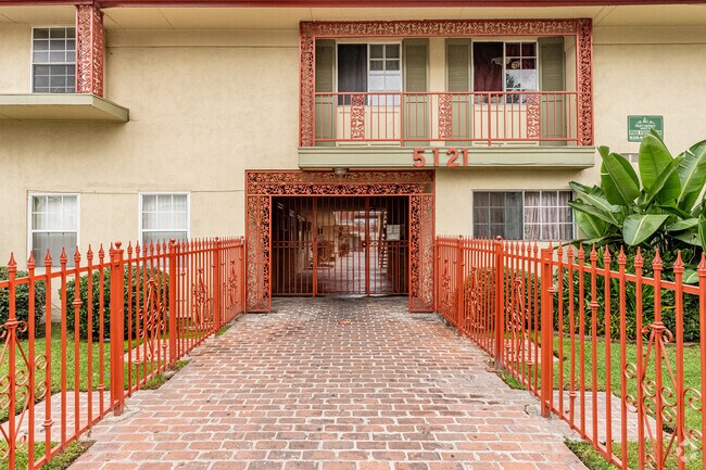 Entrada - Rosemead Apartments