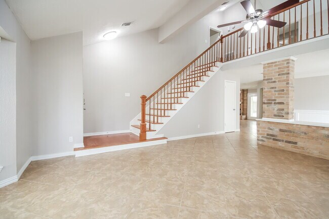 Foto del edificio - 1715 Windy Knoll Dr