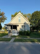 Building Photo - 659 Stebbins St