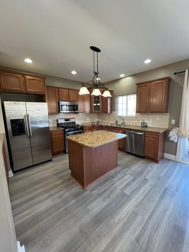 Foto del edificio - 112 Lakeshore Dr