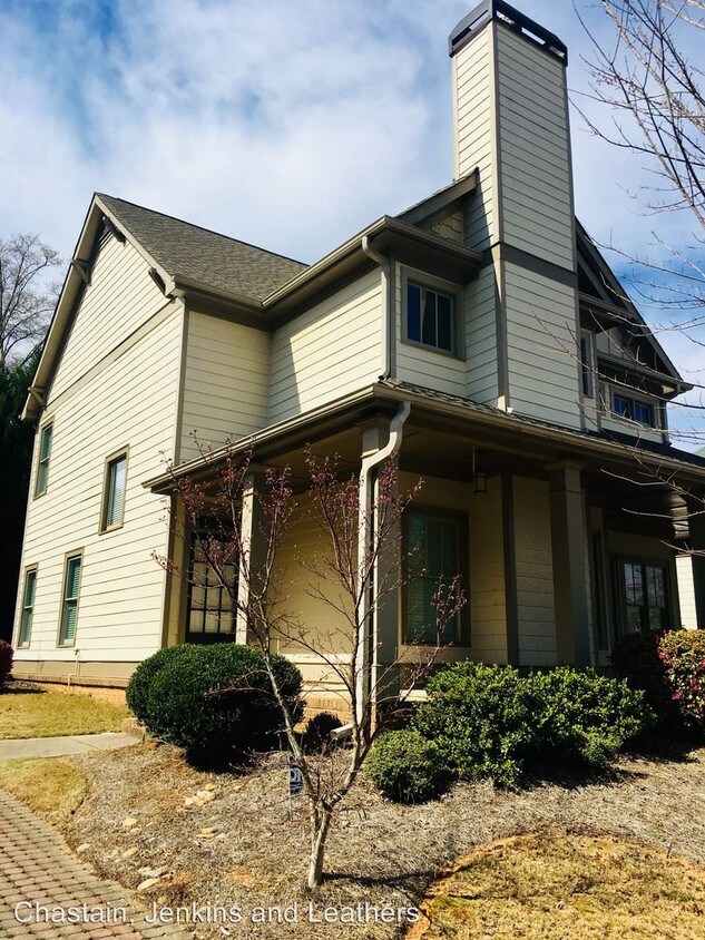 Primary Photo - 4 br, 2.5 bath House - 135 Idlewilde Drive