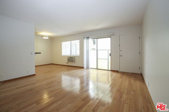 Foto del edificio - 1608 S Bentley Ave