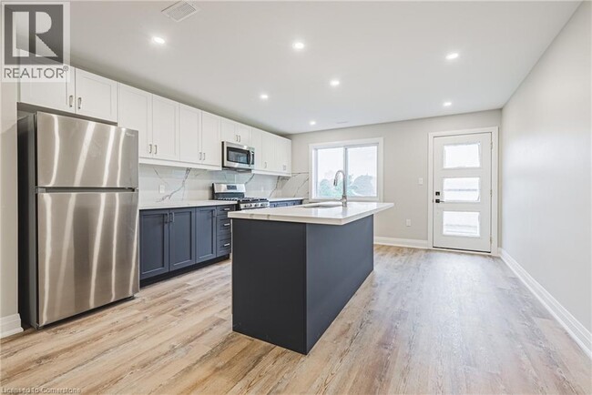 Photo du bâtiment - 472 E 36th St