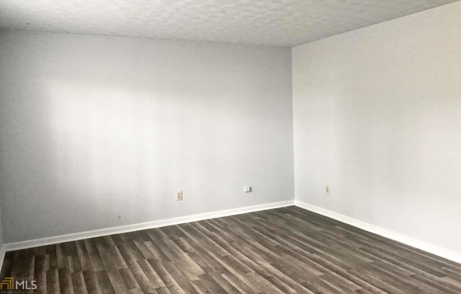 Foto del edificio - 6562 Carriage Ln