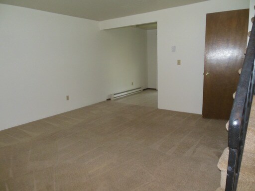 Building Photo - 122 NE Conifer Blvd