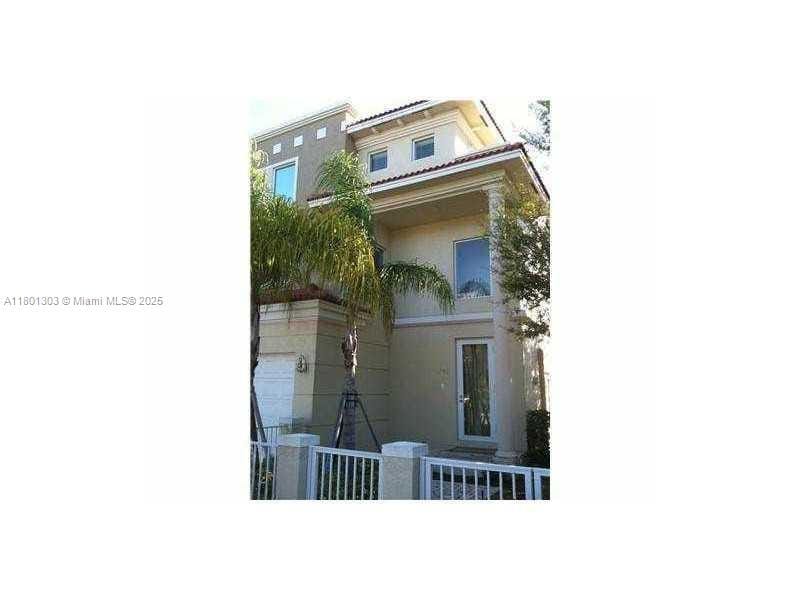 Primary Photo - 1740 N Dixie Hwy