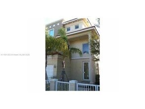 Building Photo - 1740 N Dixie Hwy