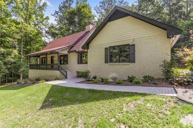 Building Photo - 120 Shoal Creek Rd
