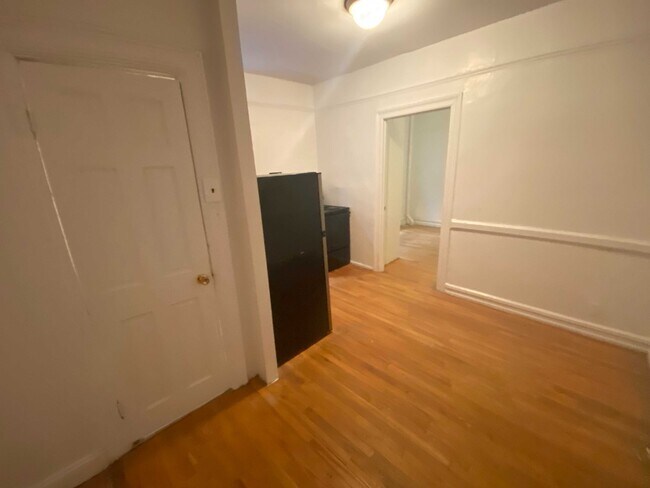 Building Photo - 370 Bedford Ave