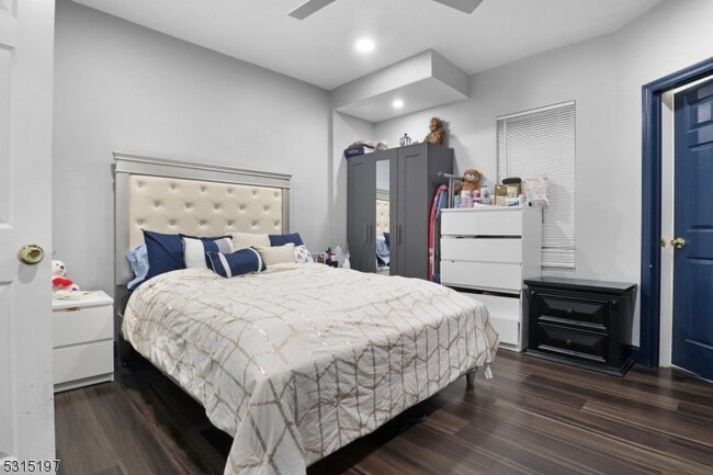 Foto del edificio - 737 Jackson Ave