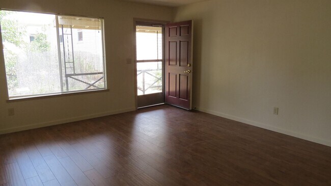 Building Photo - 3 br, 2 bath House - 222 Channel Hill Rd.