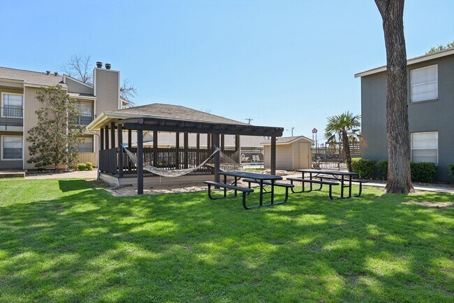 Foto del edificio - Abbey Glenn Apartments