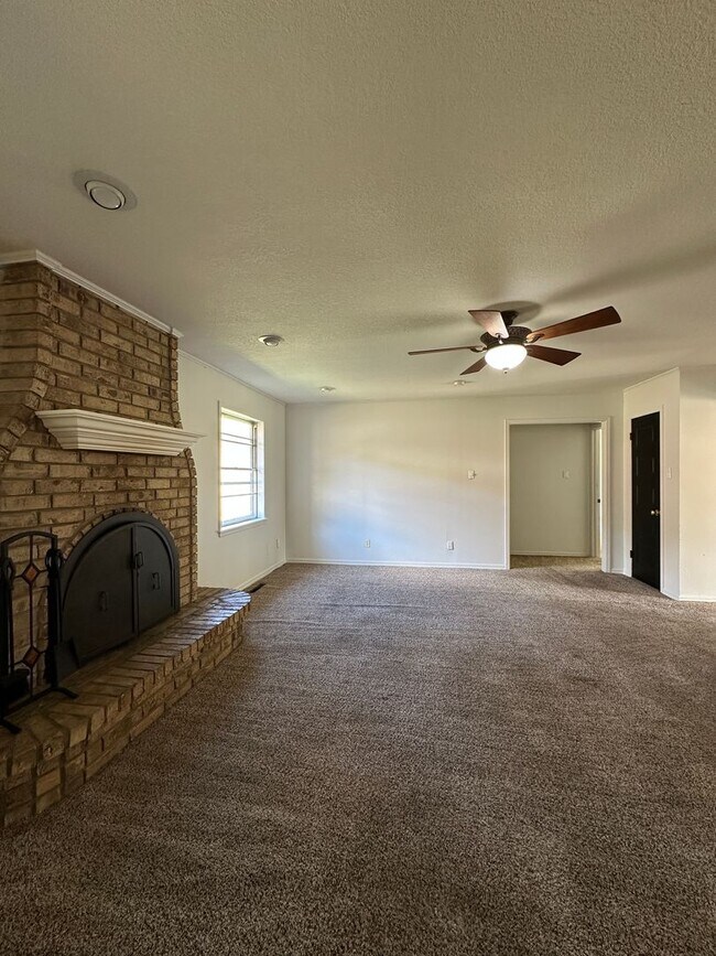Building Photo - 2507 Dallas Cir