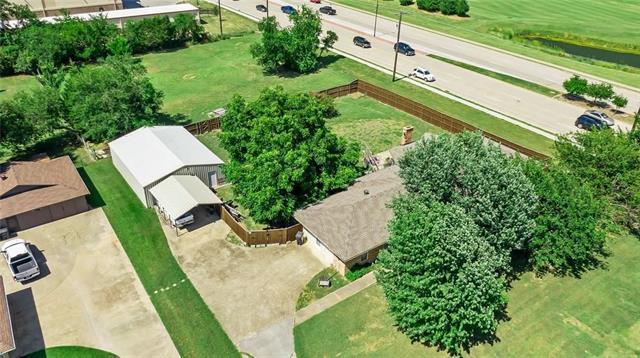 Foto del edificio - 16024 Plum Ln