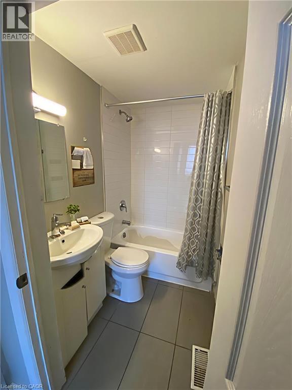 Building Photo - 70 Victoria Ave S