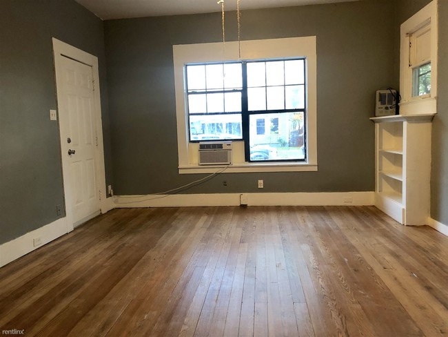 Building Photo - 1 br, 1 bath  - 827 W Rosewood Ave Apt 1