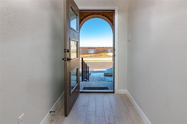 Building Photo - 2097 Almassera Dr