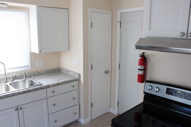 Kitchen 2 - 4109 Marquette Dr