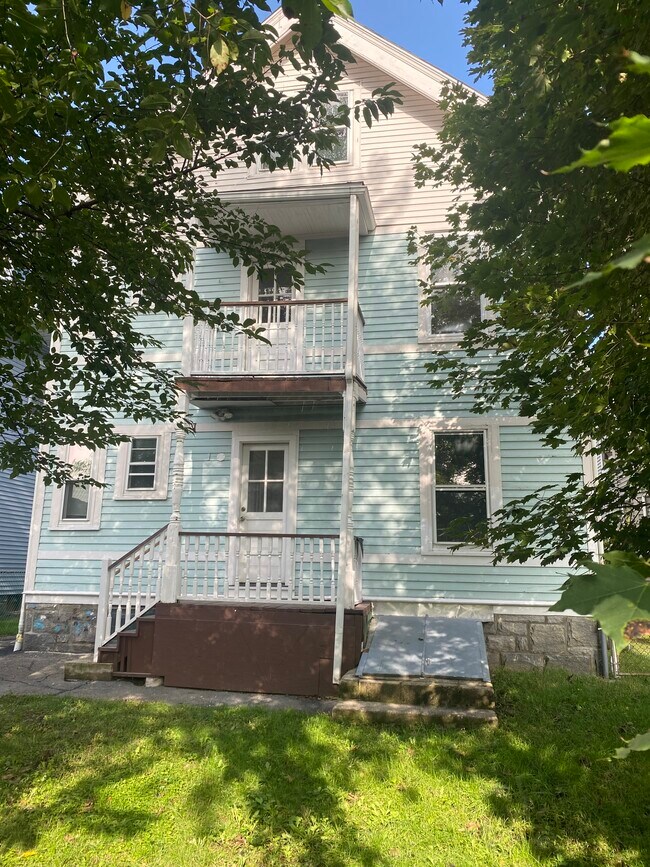 parte trasera de la casa - 71 Worth St
