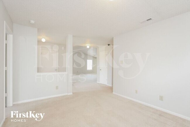 Building Photo - 12729 White Rabbit Dr