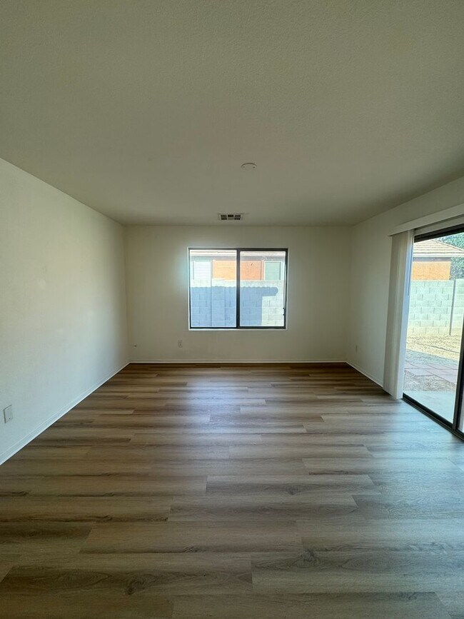 Building Photo - SINGLE LEVEL HOME IN MARICOPA