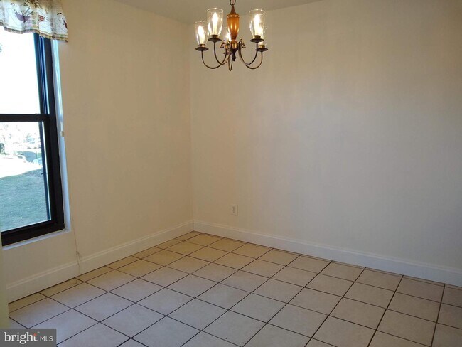 Building Photo - 118 Duvall Ln