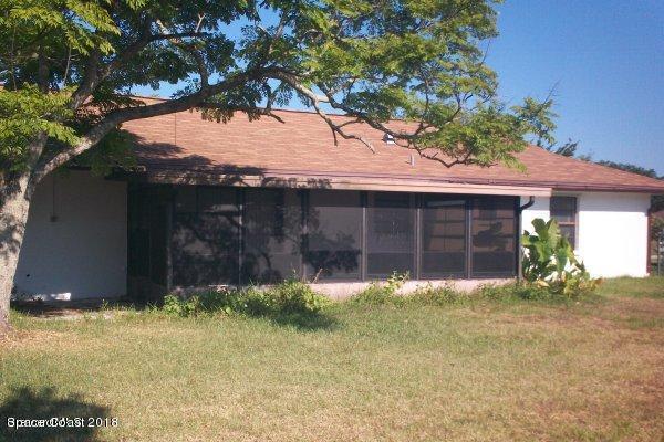 Foto del edificio - ~ * ~ Charming 1 Story Stucco Home - 3 bed 2 bath & 2 car Garage with large back yard! ~ * ~