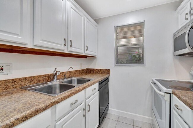Foto del edificio - 650 SW 2nd Ave
