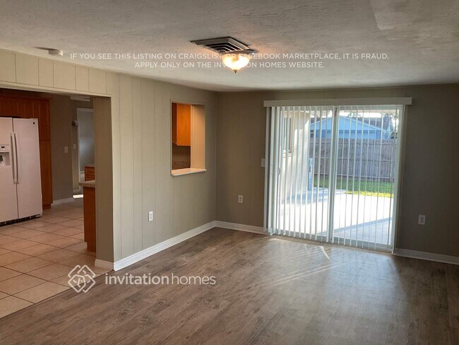 Foto del edificio - 12750 102nd St