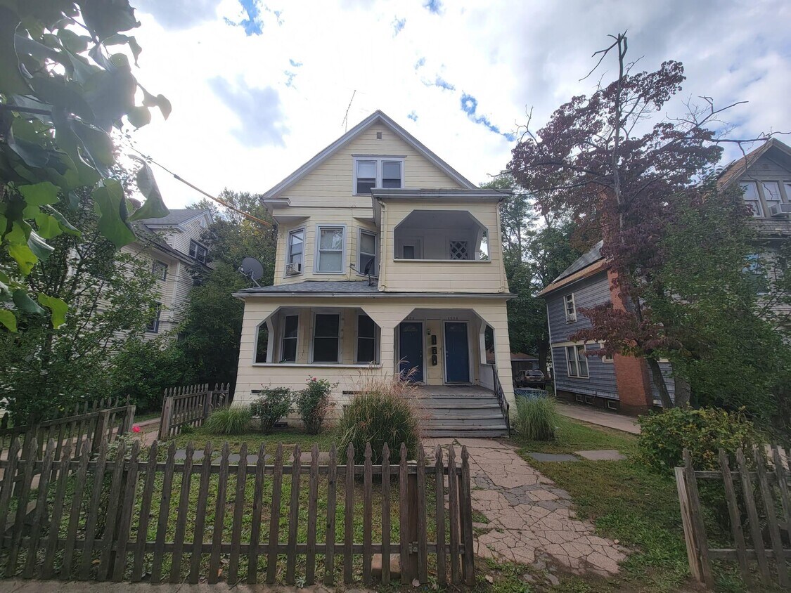 Foto principal - 1536 Ella T Grasso Blvd