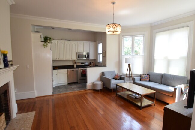 Building Photo - 131 Davis Ave