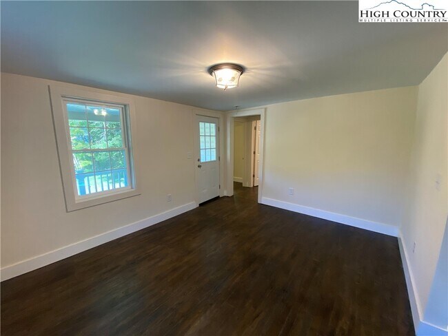 Foto del edificio - 503 Von Turner Rd