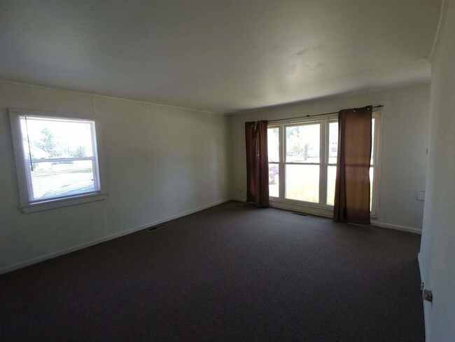 Building Photo - 254 Arcadia St