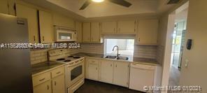 Building Photo - 16141 Blatt Blvd