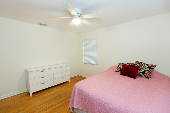 Foto del edificio - 210 NW 29th St