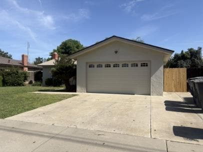 Building Photo - 1666 E Sierra Ave
