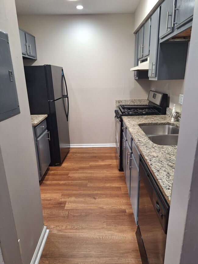 Building Photo - 867 Brandy Oaks Ln