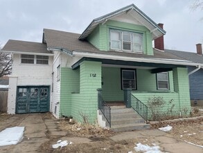 Building Photo - 102 E 17th Ave