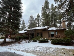 Building Photo - 60639 Thunderbird Ct