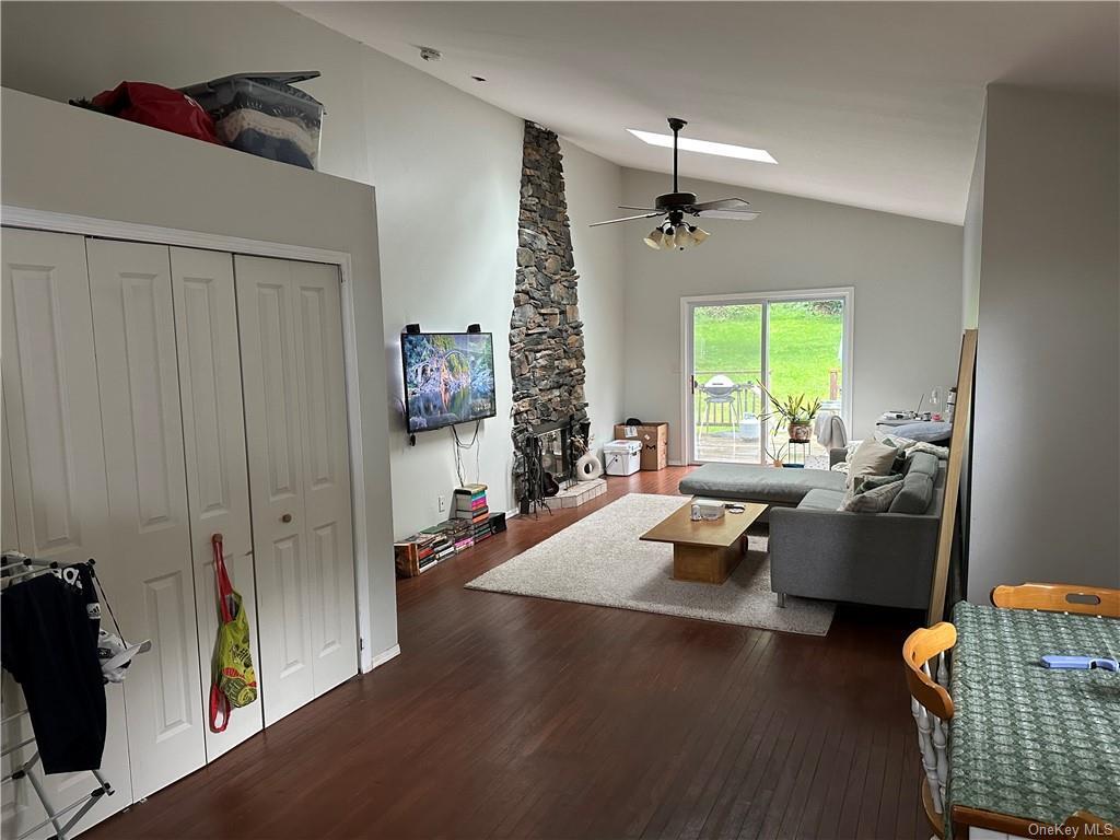 563 Mountainview Ave Unit 1, Valley Cottage, NY 10989 Room for Rent