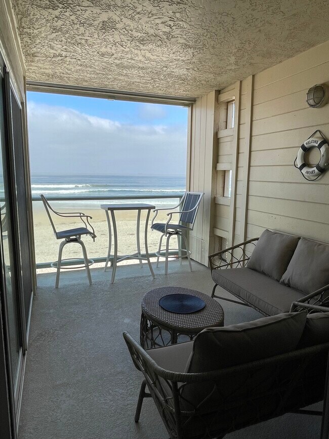 Building Photo - 3755 Ocean Front Walk